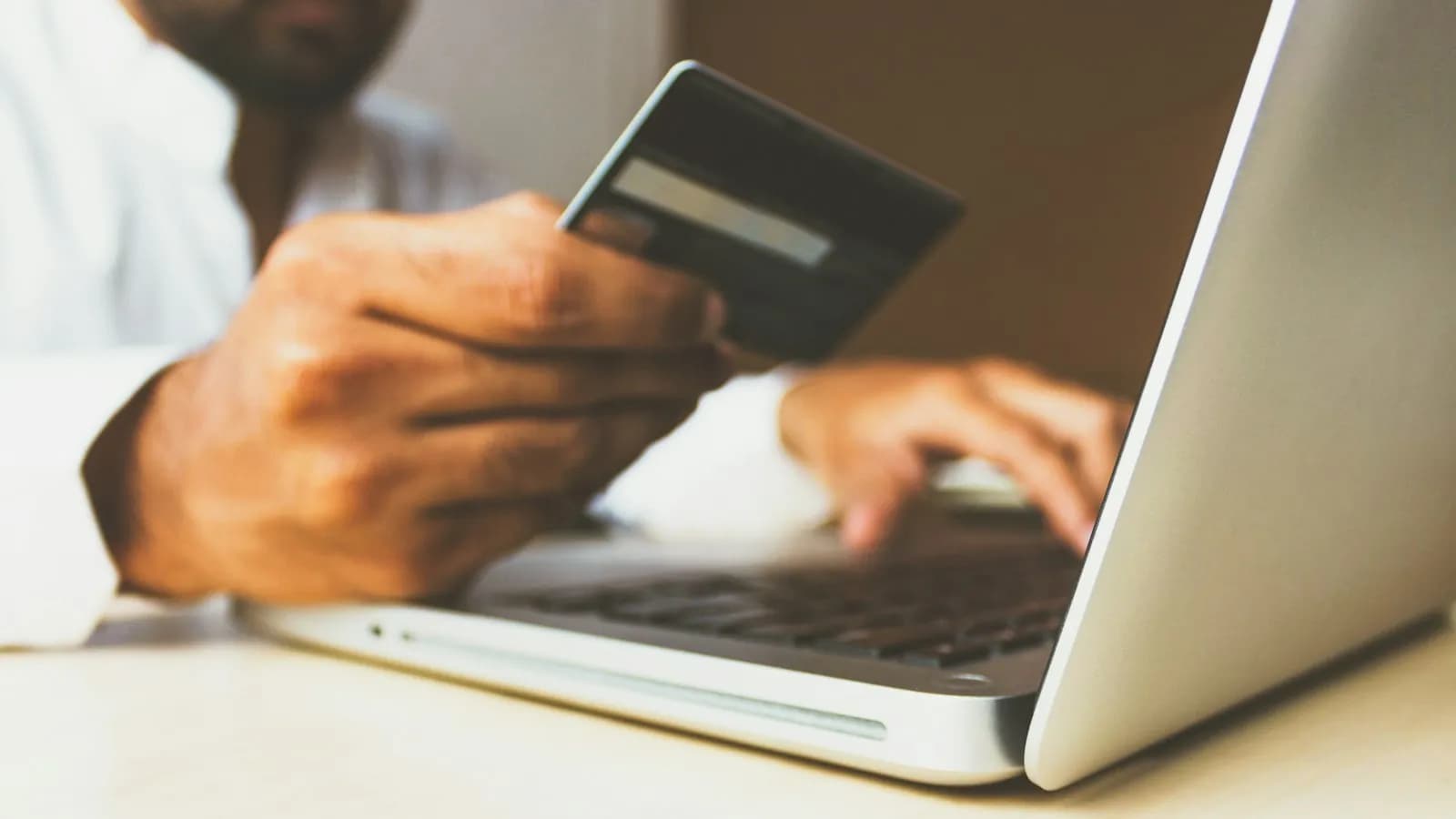Košík a checkout: co v nich testovat, aby konverze opravdu stoupla