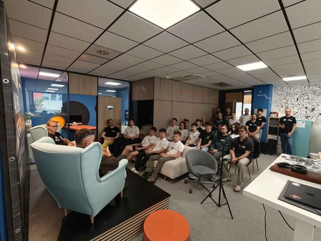 Fotka 4 z hackathonu 2026