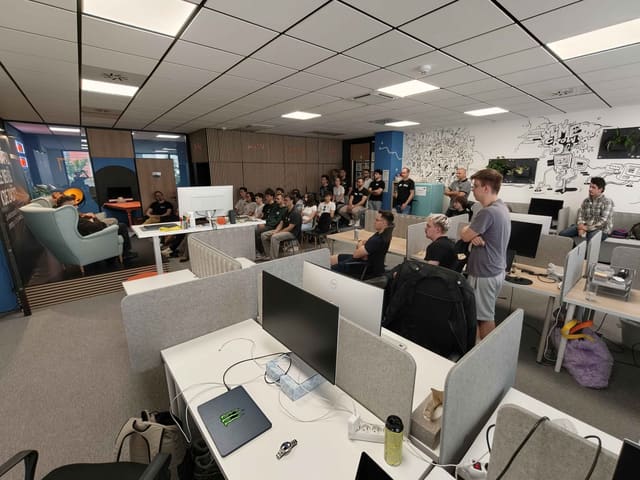 Fotka 5 z hackathonu 2026